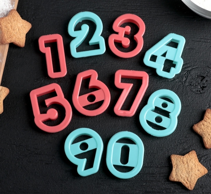 картинка Набор форм для вырезания печенья "Цифры" 10 шт от магазина Компания+