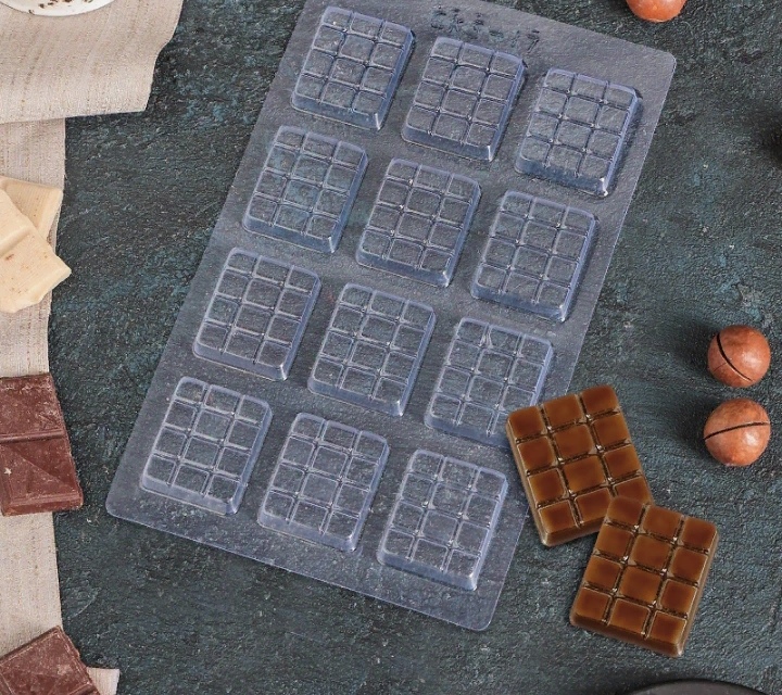 картинка Форма для шоколада "Вкусная плитка шоколада" / 22*13 см. от магазина Компания+