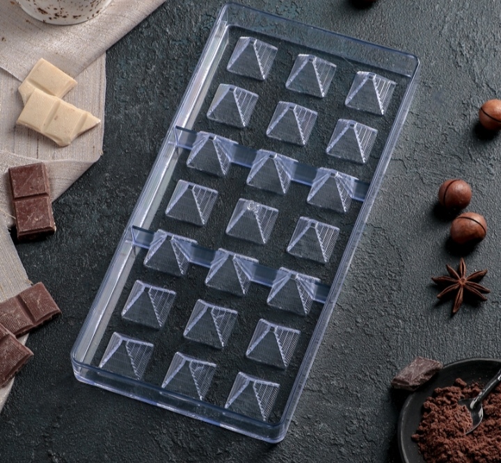 картинка Форма для шоколада "Пирамида" / 33*16*2,5 см от магазина Компания+
