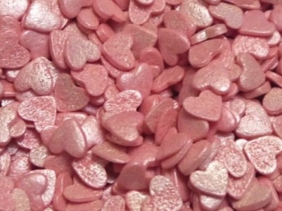 картинка Посыпка сердечки розовые перламутровые от магазина Компания+
