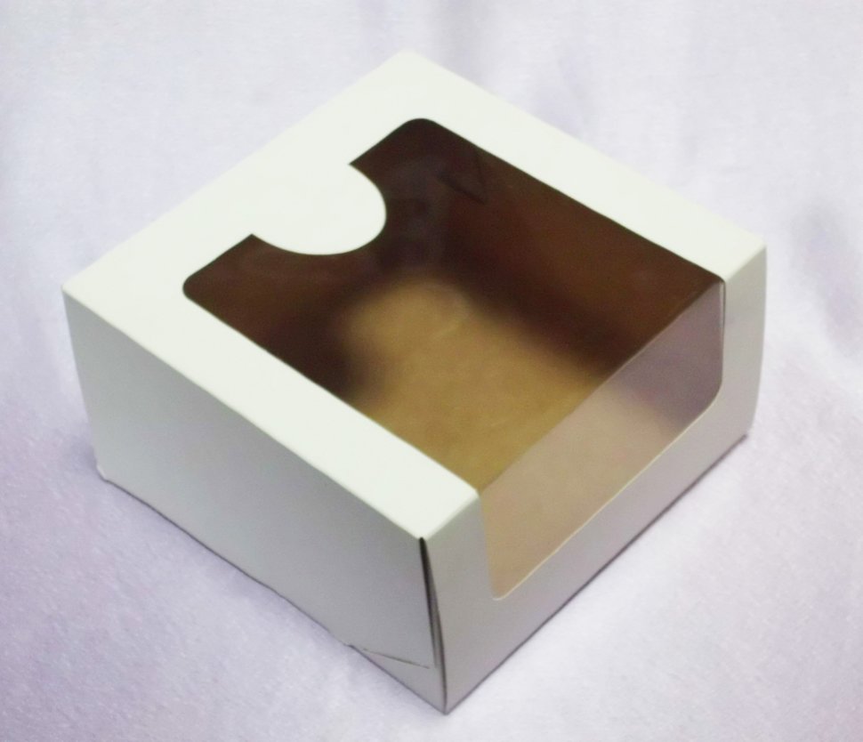 картинка Коробка для торта 18*18*10 белая от магазина Компания+