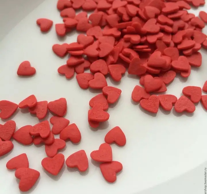 картинка Посыпки сердечки красные ( средние ) , 50 гр. от магазина Компания+