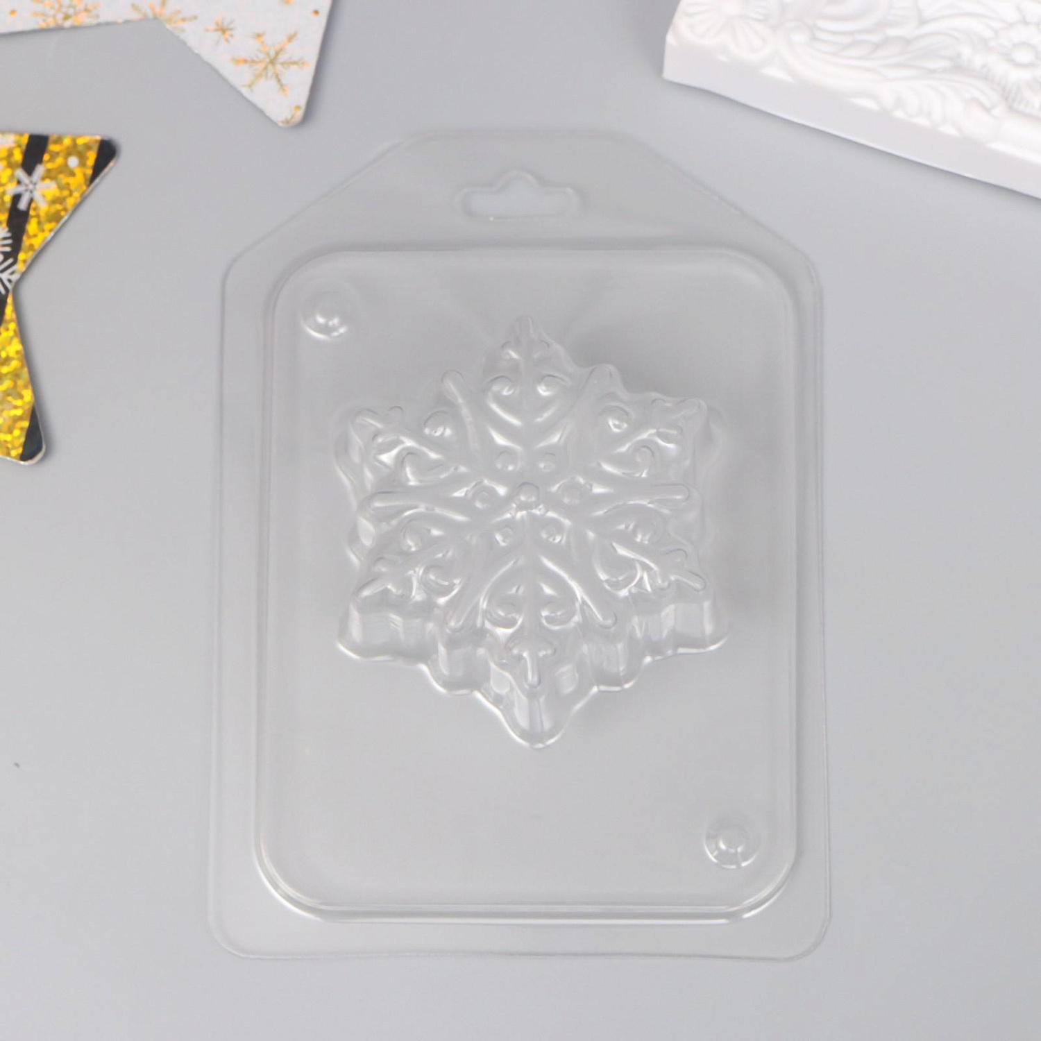 картинка Пластиковая форма для шоколада "Снежинка 1" 7х6 см от магазина Компания+