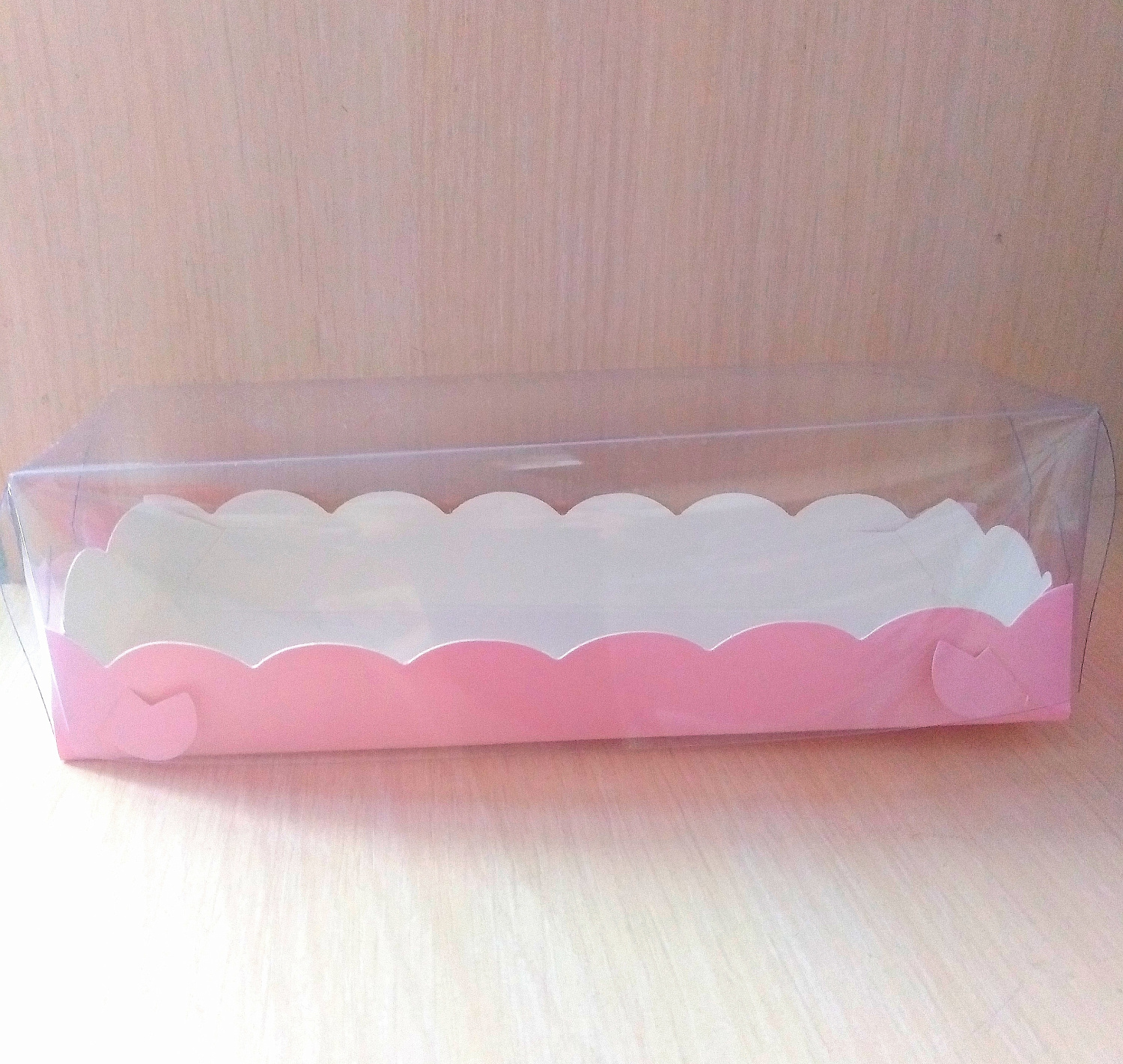 картинка Коробка для макарон с пластиковой крышкой 190*55*55 мм (розовая матовая) от магазина Компания+